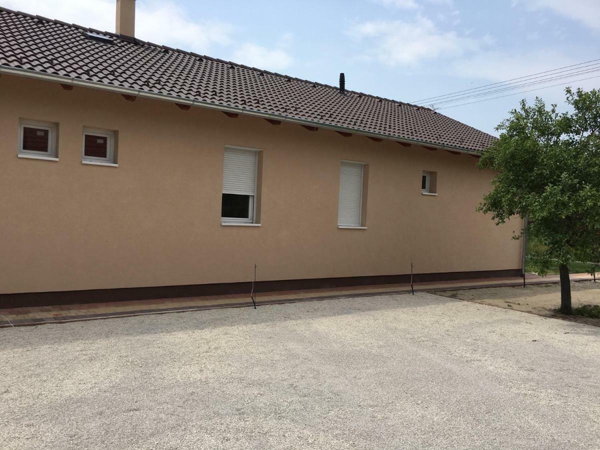 BalatonmáriafürdőKonrad Apartman别墅 外观 照片